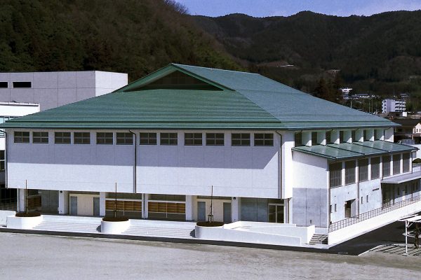 八百津小学校屋内運動場‐1