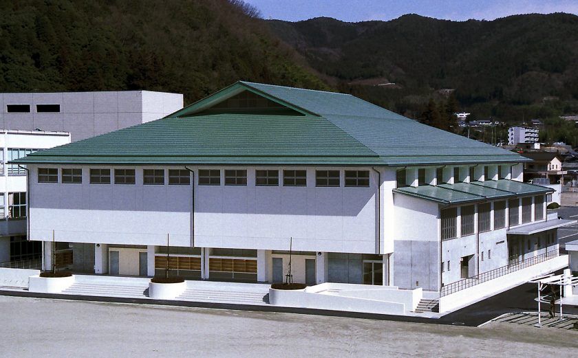 八百津小学校屋内運動場‐1